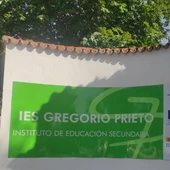 Entrada al IES Gregorio Prieto de Valdepeñas Entrada al IES Gregorio Prieto de Valdepeñas