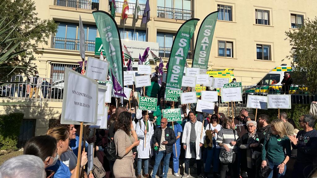 SATSE Málaga se concentra para exigir la renovación de los contratos temporales de profesionales de enfermería SATSE Málaga se concentra para exigir la renovación de los contratos temporales de profesionales de enfermería