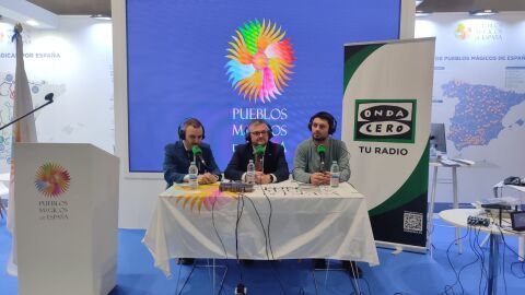 Entrevista de los 'Pueblos M&aacute;gicos de Espa&ntilde;a' en Asturias con Francisco Mart&iacute;n y los ediles de Turismo de Vald&eacute;s y Salas