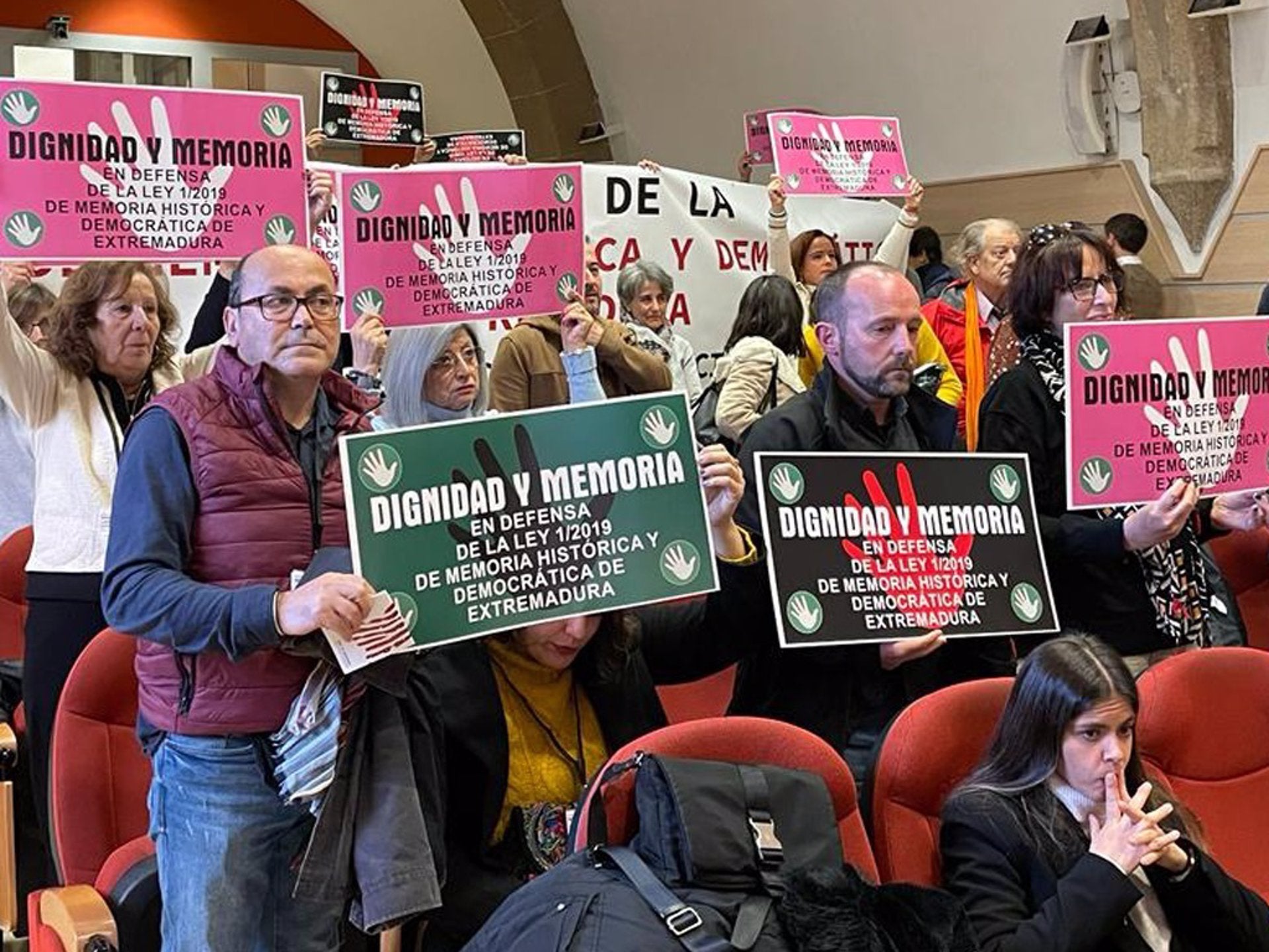El movimiento por la Memoria Histórica de Extremadura se concentrará este sábado en Mérida en defensa de la ley extremeña El movimiento por la Memoria Histórica de Extremadura se concentrará este sábado en Mérida en defensa de la ley extremeña