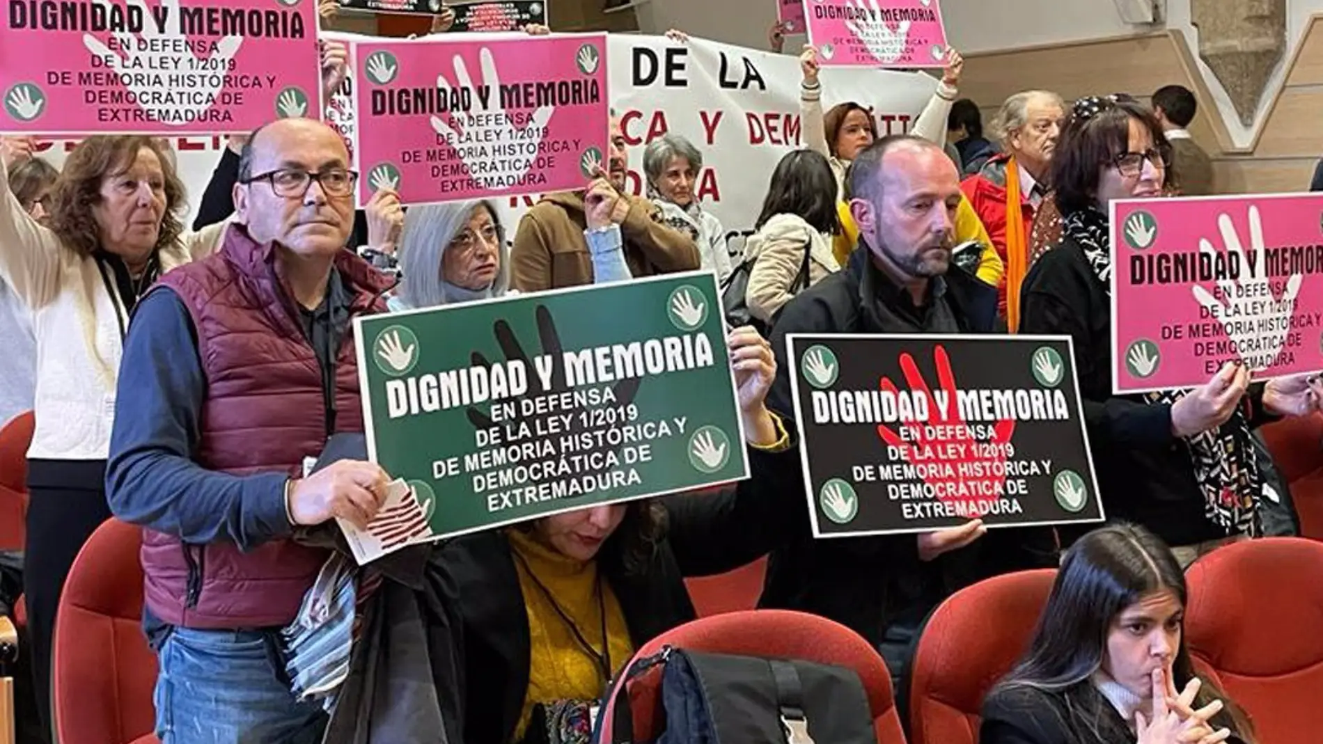 El movimiento por la Memoria Histórica de Extremadura se concentrará este sábado en Mérida en defensa de la ley extremeña
