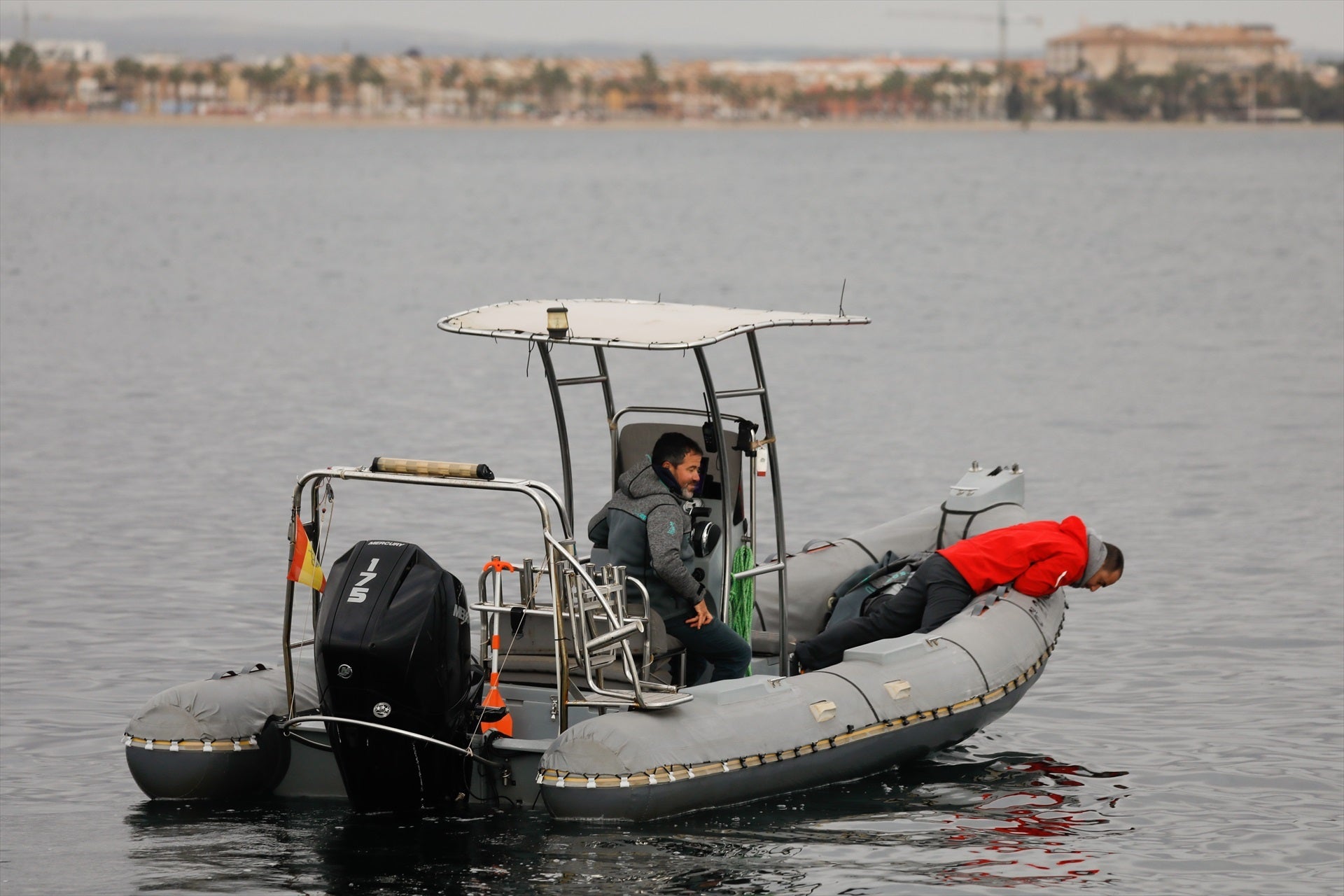 Hallan el cadáver del menor de 15 años desaparecido en el Mar Menor Hallan el cadáver del menor de 15 años desaparecido en el Mar Menor