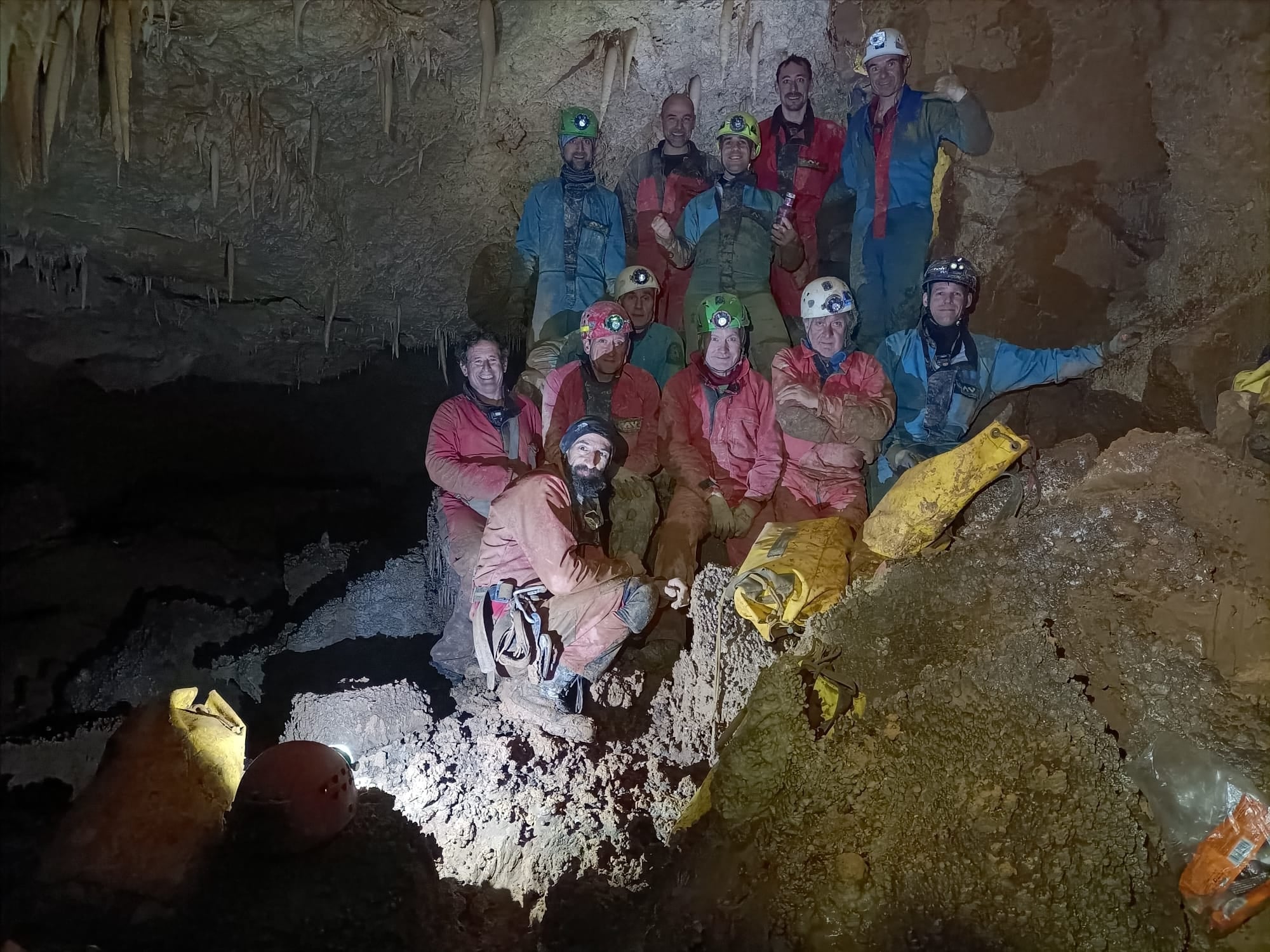 Sistema Alto del Tejuelo: La cueva más grande de España Sistema Alto del Tejuelo: La cueva más grande de España