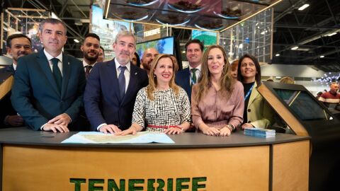 Políticos y autoridades en la parte dedicada a Tenerife en el stand de Canarias de FITUR 2024