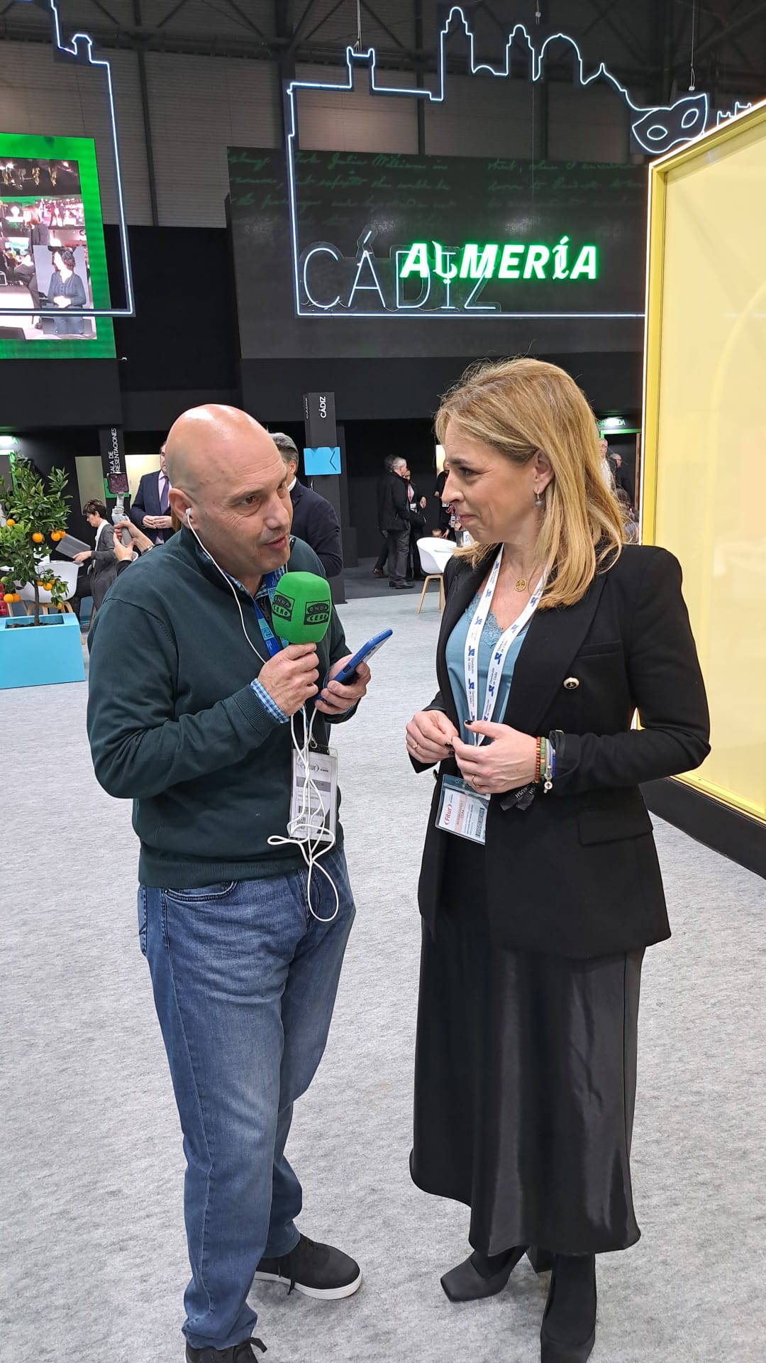 Cádiz registra casi tres millones de turistas y genera 7000 empleos el año pasado en el sector turístico Cádiz registra casi tres millones de turistas y genera 7000 empleos el año pasado en el sector turístico