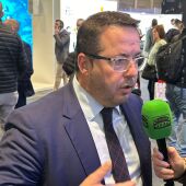 Senador del PP, Agustín Almodóbar, de Benidorm, en Fitur
