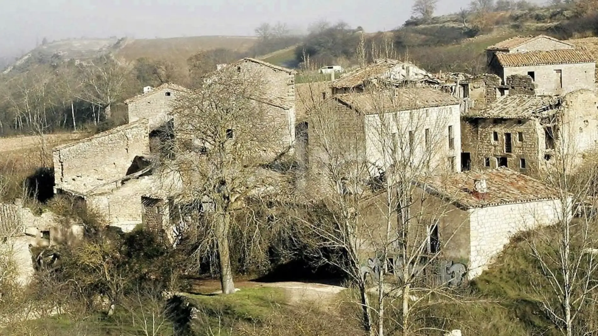 Una pareja holandesa compra un pueblo abandonado de España para convertirlo en una ecoaldea