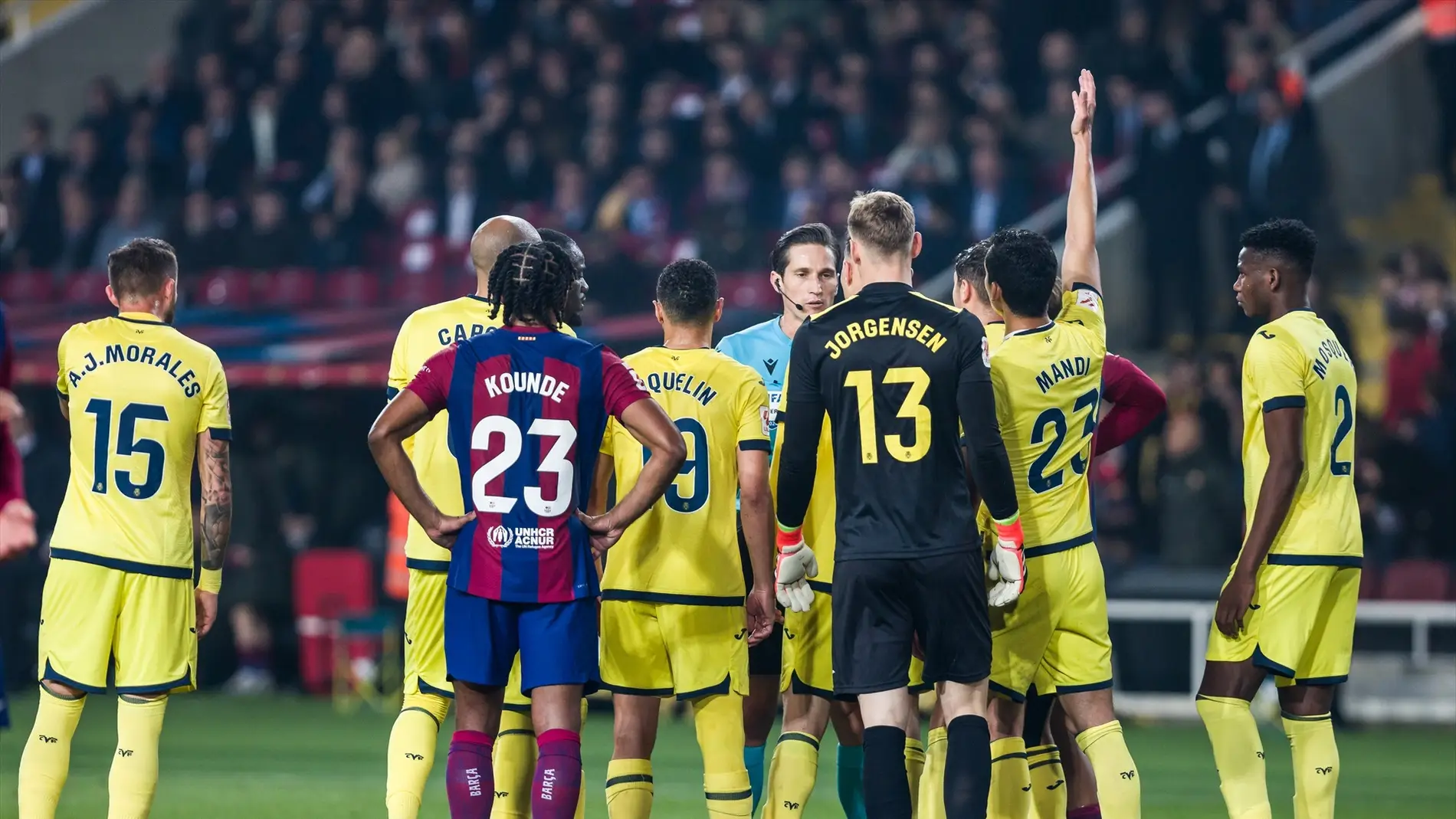 Los audios del VAR con la polémica del Barça- Villarreal: "No sería mano, cancelamos penalti"