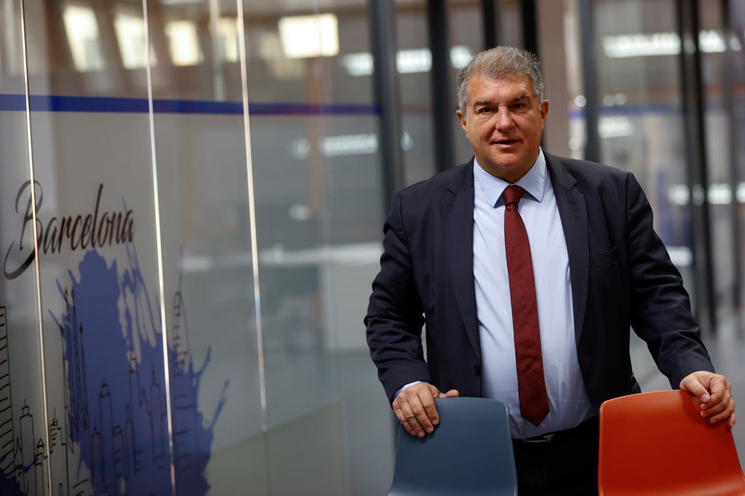 Laporta: "Acepto la marcha de Xavi porque es una leyenda" Laporta: "Acepto la marcha de Xavi porque es una leyenda"