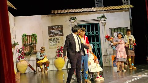 El parodiado 'Carles Puigdemont' aterriza en el Falla