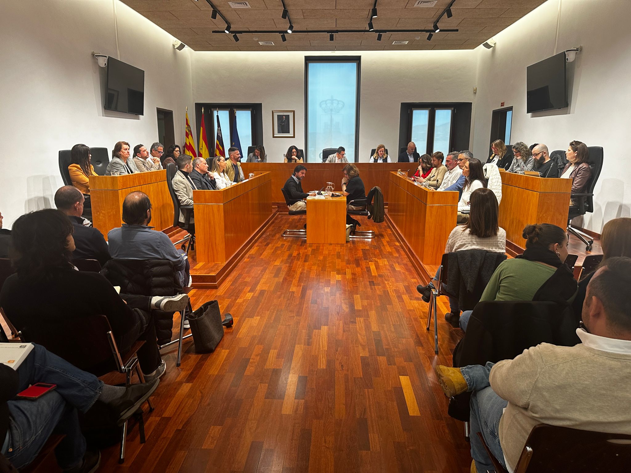 Ibiza aprueba 13 nuevas licencias de taxi incluyendo seis para vehículos adaptados para personas con movilidad reducida Ibiza aprueba 13 nuevas licencias de taxi incluyendo seis para vehículos adaptados para personas con movilidad reducida