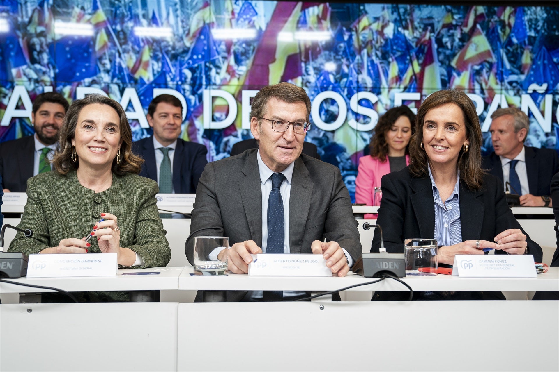 Feijóo critica a Sánchez por llamar "fachas" a "millones de españoles": "España no va a amnistiar al PSOE" Feijóo critica a Sánchez por llamar "fachas" a "millones de españoles": "España no va a amnistiar al PSOE"