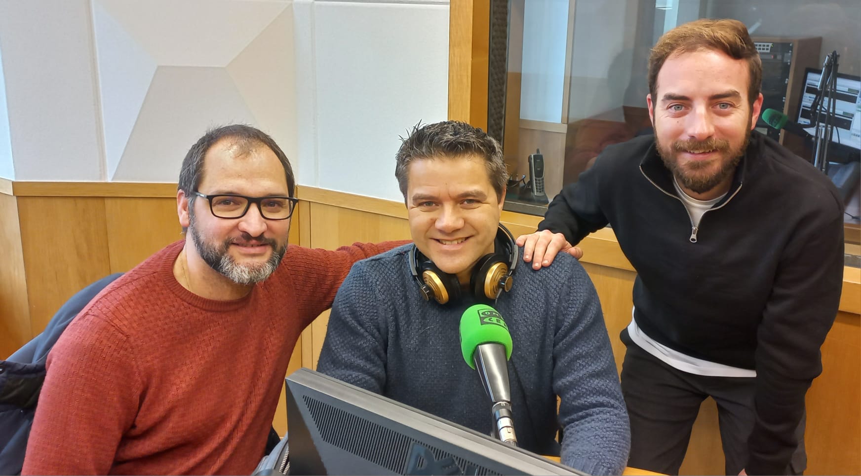 Tertúlia esportiva: El Lleida Esportiu es retroba amb la victòria i l'hoquei es complica la Champions Tertúlia esportiva: El Lleida Esportiu es retroba amb la victòria i l'hoquei es complica la Champions