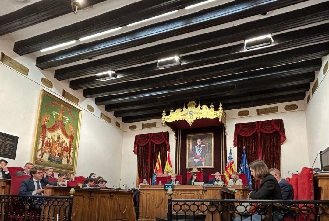 El pleno del Ayuntamiento de Elche urge a la CHS la ejecución del colector principal de la red de alcantarillado de Peña Las Águilas El pleno del Ayuntamiento de Elche urge a la CHS la ejecución del colector principal de la red de alcantarillado de Peña Las Águilas