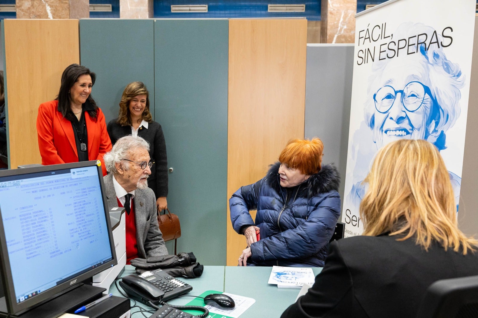 Los mayores de Zaragoza ya cuentan con una ventanilla preferente para sus gestiones Los mayores de Zaragoza ya cuentan con una ventanilla preferente para sus gestiones