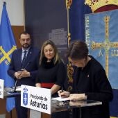 La alcaldesa de Gijón firma la adhesión a la red autonómica de escuelas infantiles