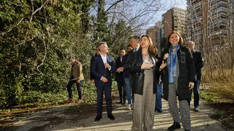 Chueca y Blasco con miembros del Ayuntamiento, de la Fundación y la CHE Chueca y Blasco con miembros del Ayuntamiento, de la Fundación y la CHE