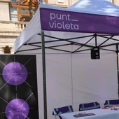 Imagen de archivo de un punto violeta en Valencia Imagen de archivo de un punto violeta en Valencia