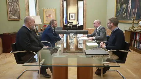 La tasa de criminalidad de Daganzo de Arriba sitúa al municipio como uno de los más seguros de la Comunidad de Madrid El delegado del Gobierno en Madrid mantiene una reunión con el alcalde y el concejal de Seguridad de Daganzo de Arriba