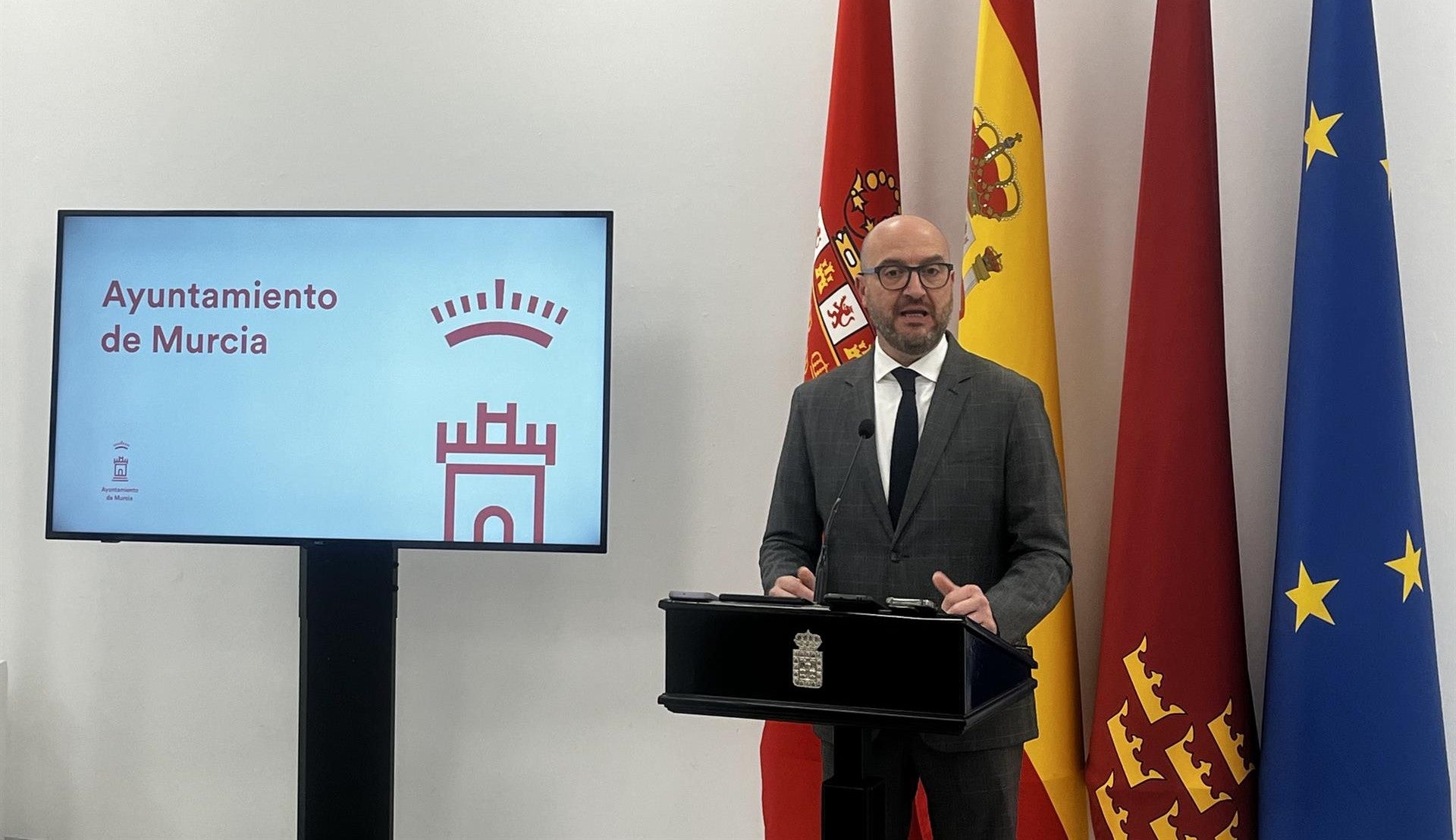 El Ayuntamiento de Murcia remite al Ministerio de Transportes el estudio de viabilidad para ampliación del tranvía El Ayuntamiento de Murcia remite al Ministerio de Transportes el estudio de viabilidad para ampliación del tranvía