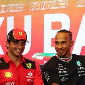 Hamilton se acerca a Ferrari: el futuro de Sainz, en el aire