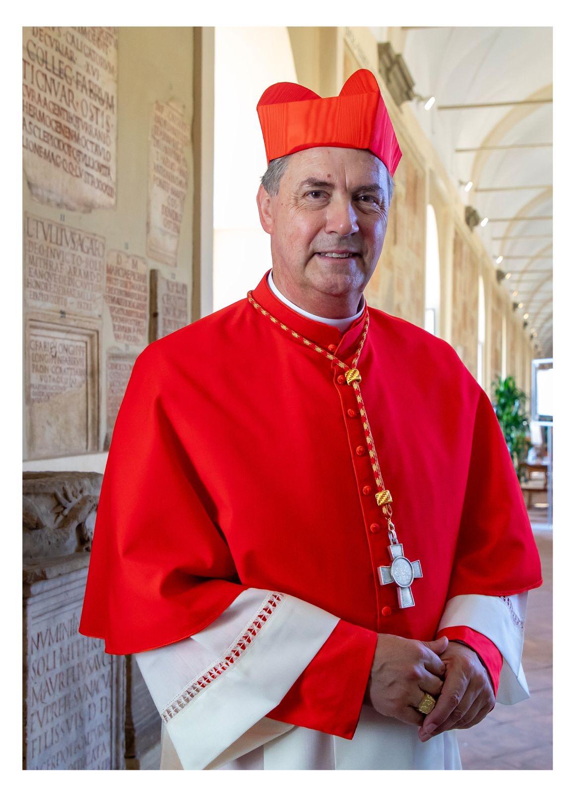 Entrevista al cardenal asturiano Ángel Fernández Artime Entrevista al cardenal asturiano Ángel Fernández Artime