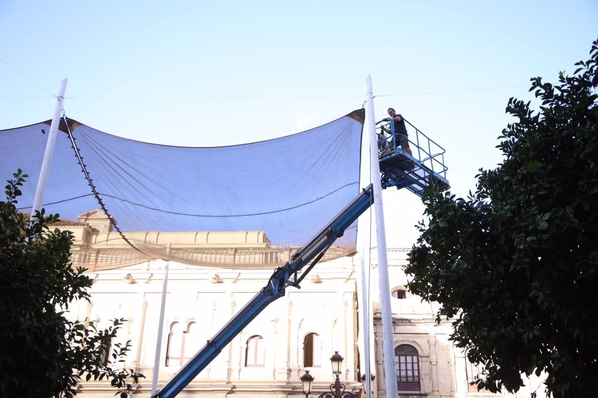 La Avenida de la Constitución tendrá toldos este verano La Avenida de la Constitución tendrá toldos este verano