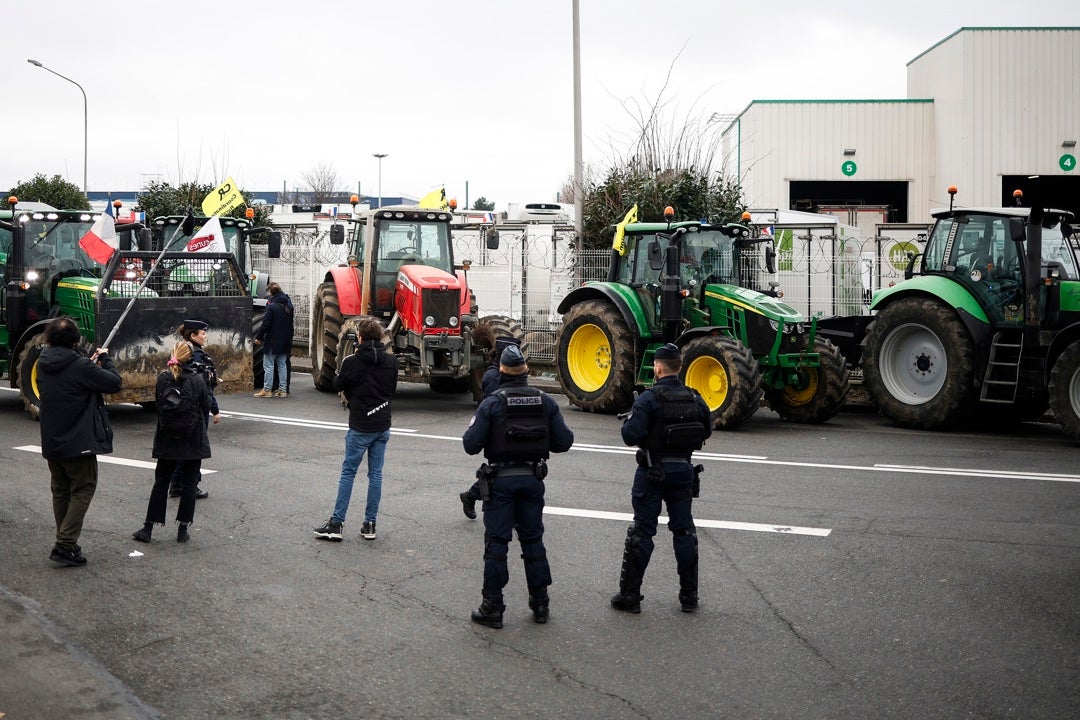 Crece la tensión con los agricultores franceses cuando se cumplen dos semanas de protestas Crece la tensión con los agricultores franceses cuando se cumplen dos semanas de protestas