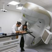 Máquina para tratar el cáncer en un hospital de Málaga 
