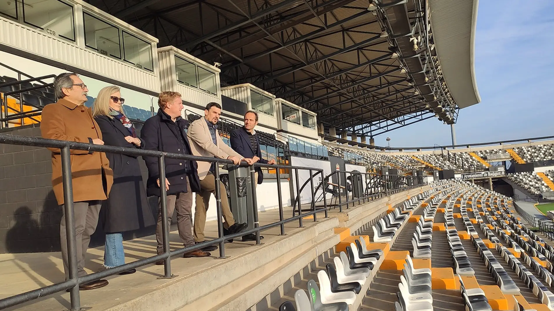 Los técnicos de la RFEF visitan Extremadura para evaluar sus posibilidades como subsede de la Copa del Mundo 2030