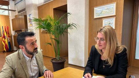 El encuentro de ambos ediles en el Ayuntamiento de Elche 