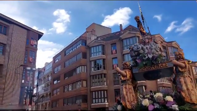 Vídeo: Salida de Nuestra Señora de la Calle de la Iglesia de la Compañía Vídeo: Salida de Nuestra Señora de la Calle de la Iglesia de la Compañía