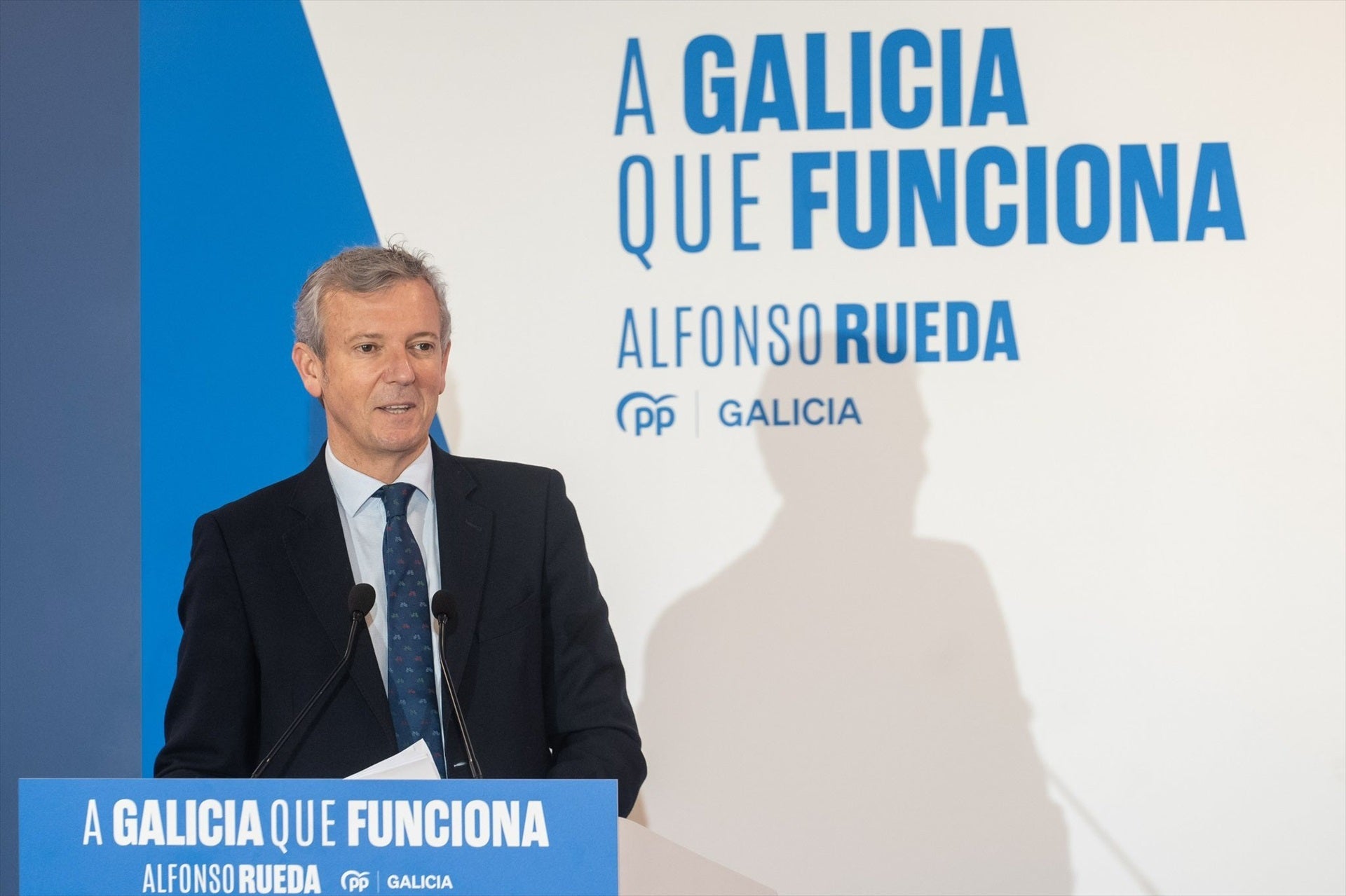 Alfonso Rueda: "Hay partidos nacionalistas que tienen al presidente del Gobierno hipotecado y cautivo" Alfonso Rueda: "Hay partidos nacionalistas que tienen al presidente del Gobierno hipotecado y cautivo"