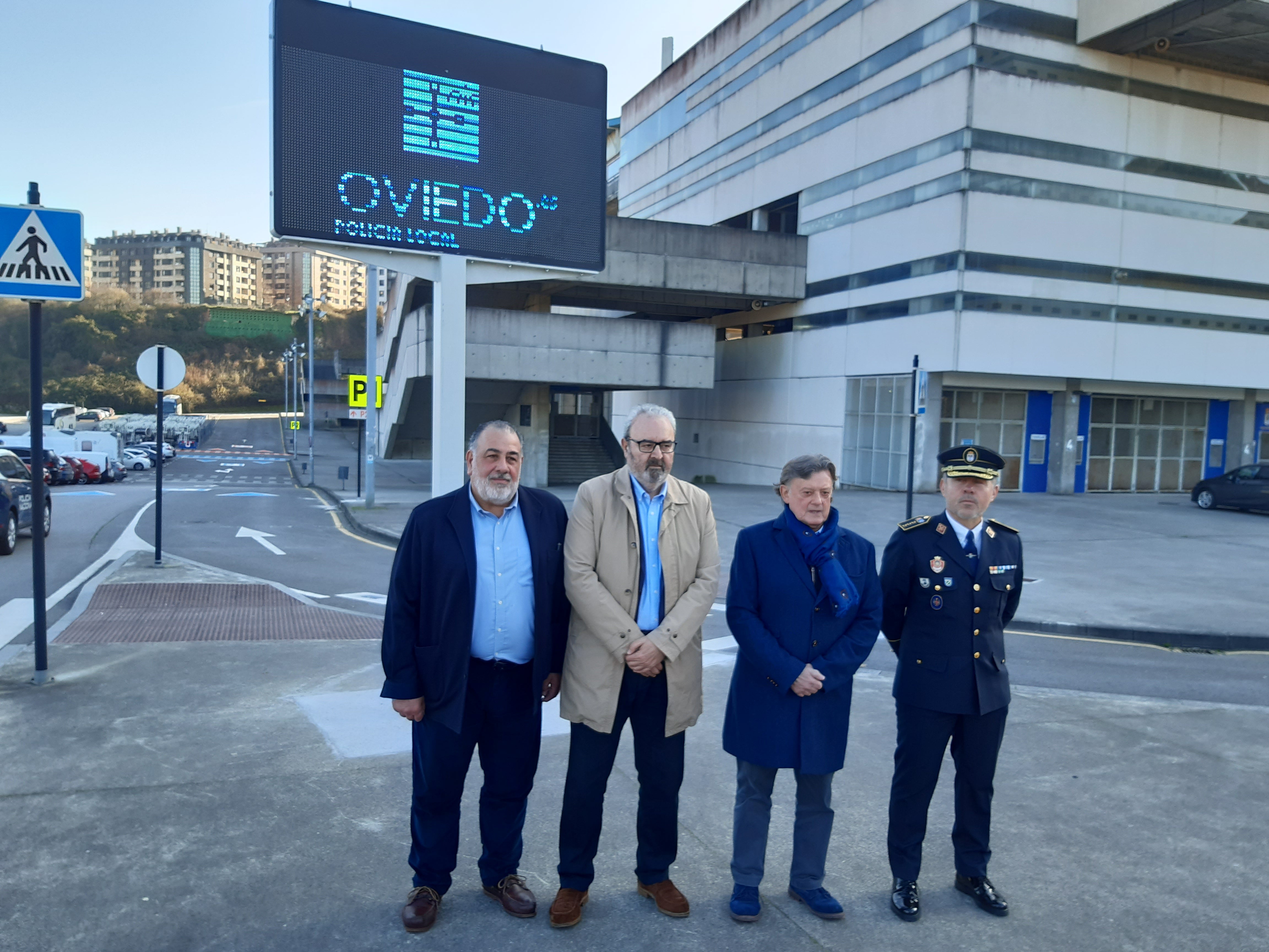 Paralizadas las obras de Santullano por la prohibición de circulación de camiones debido a alta contaminación Paralizadas las obras de Santullano por la prohibición de circulación de camiones debido a alta contaminación