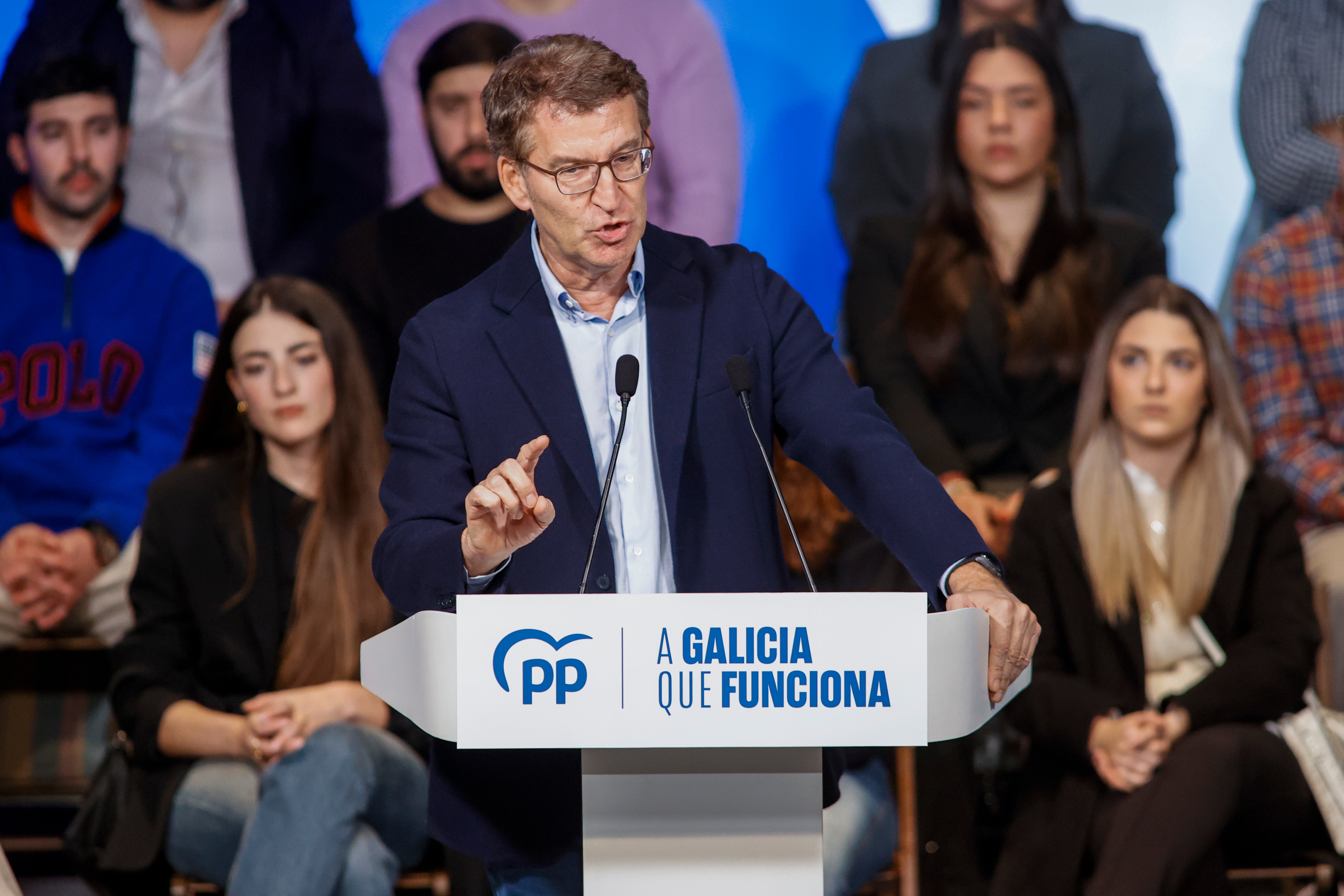 Feijóo pide apoyo "masivo" para Rueda: "Es la respuesta que no quieren Sánchez ni los nacionalistas" Feijóo pide apoyo "masivo" para Rueda: "Es la respuesta que no quieren Sánchez ni los nacionalistas"
