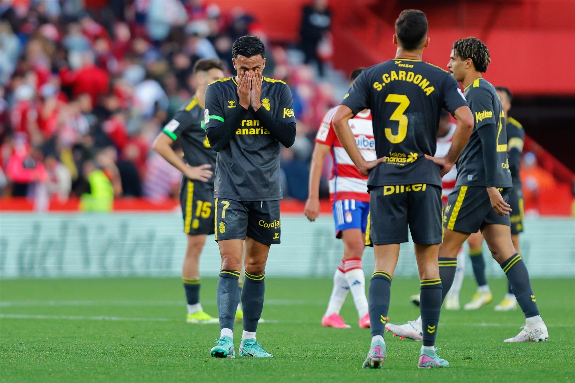 Empate en Los Cármenes que no contenta ni al Granada ni a la UD Las Palmas Empate en Los Cármenes que no contenta ni al Granada ni a la UD Las Palmas