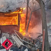 Los bomberos sofocan un incendio en una caseta de aperos de La Nucía Los bomberos sofocan un incendio en una caseta de aperos de La Nucía