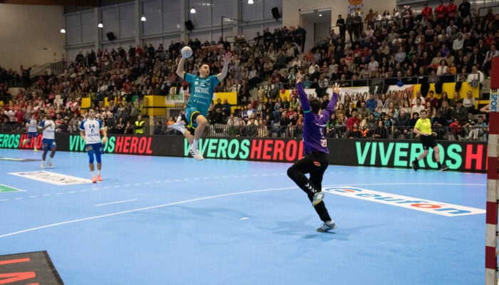 Derrota del Nava ante un fuerte Granollers en la vuelta a la competición tras el parón por el Europeo Derrota del Nava ante un fuerte Granollers en la vuelta a la competición tras el parón por el Europeo