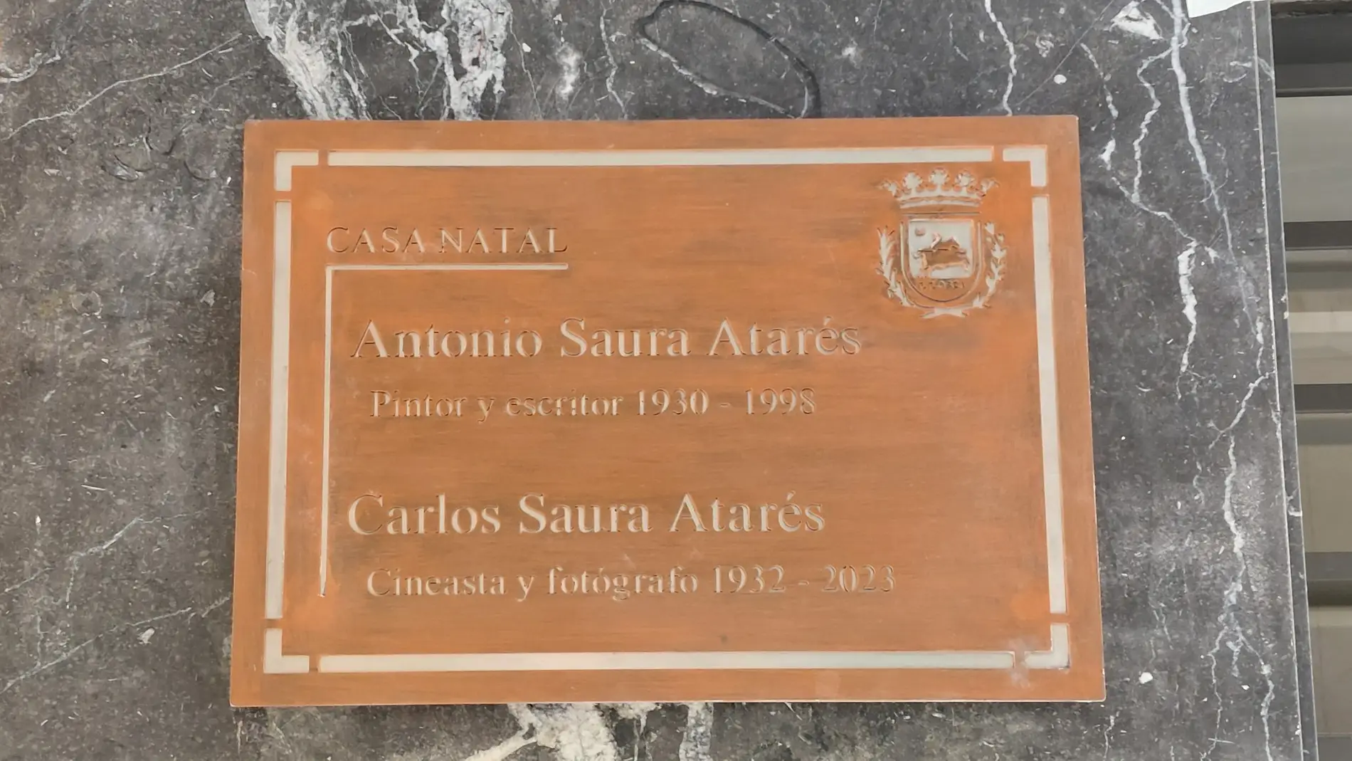 Homenaje a los hermanos Saura en su casa natal de Huesca