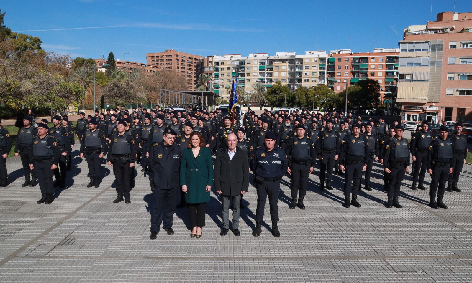 La Policía Local de València pone en marcha su nueva unidad de intervención frente al botellón o las reyertas La Policía Local de València pone en marcha su nueva unidad de intervención frente al botellón o las reyertas