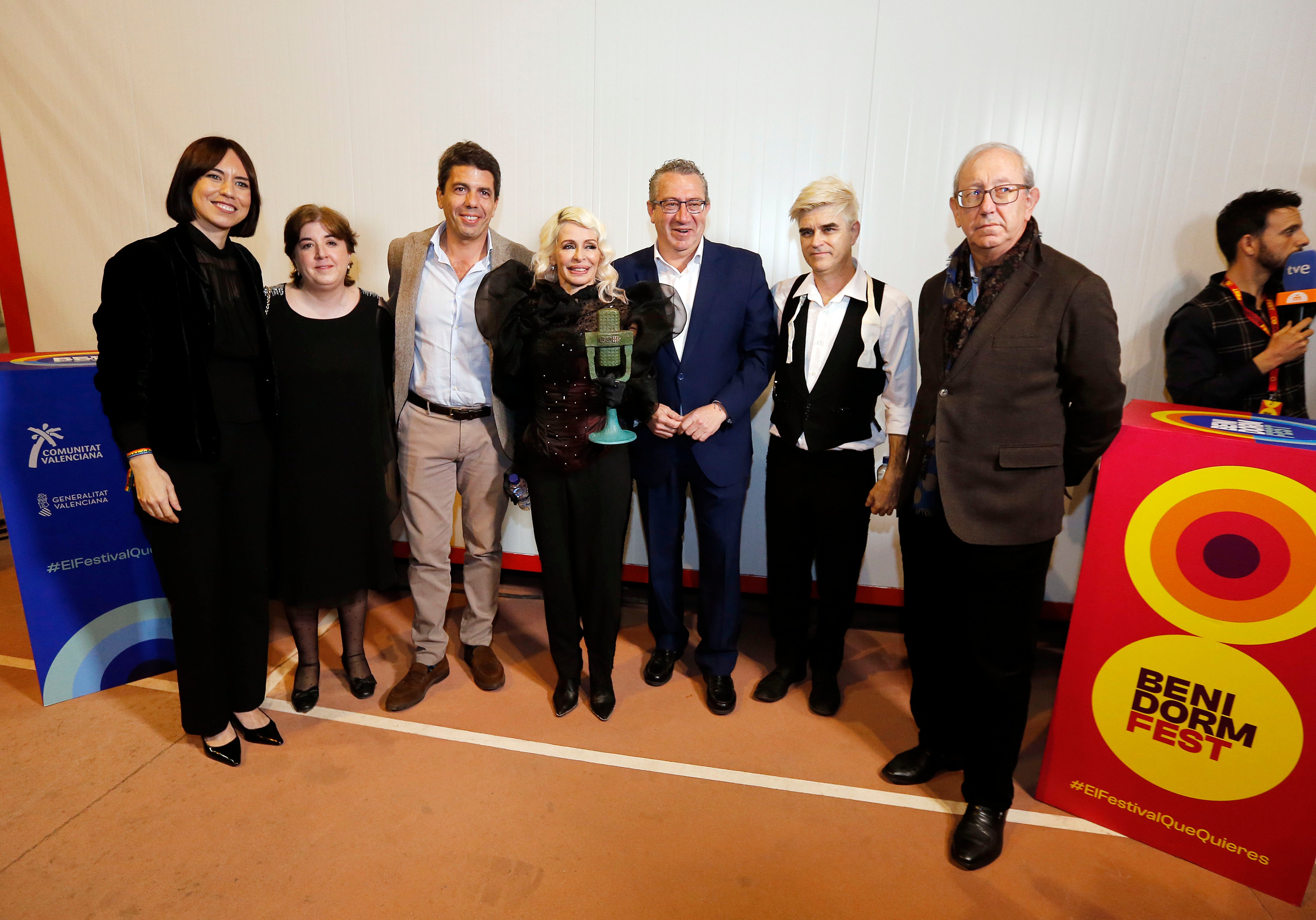 Nebulossa gana el Benidorm Fest y representará a España en Eurovisión Nebulossa gana el Benidorm Fest y representará a España en Eurovisión