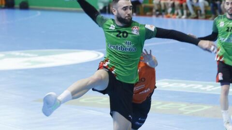 Un instante del Fertiberia Balonmano-Balonmano Torrelavega