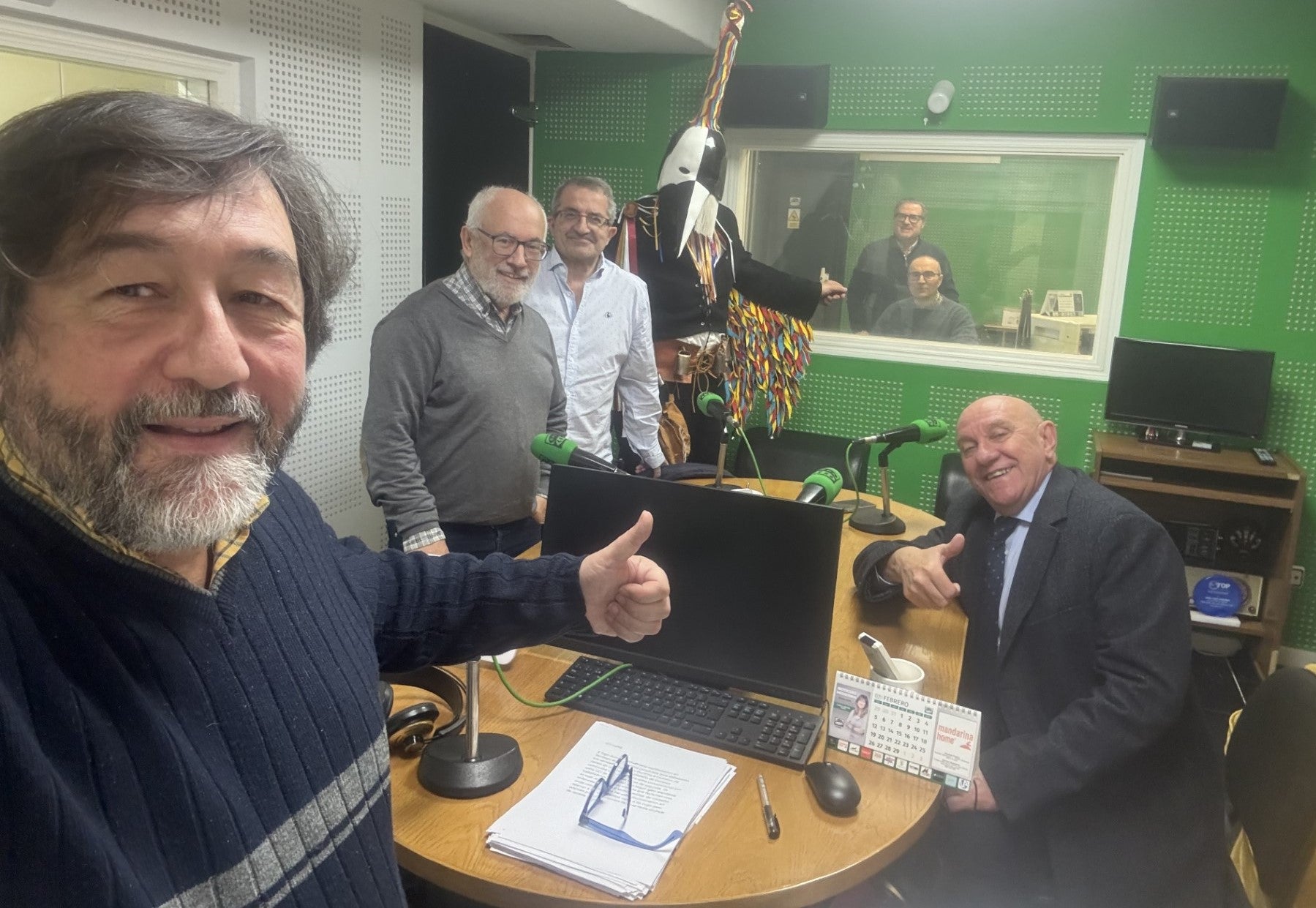 A actullidade na tertulia de "Locos por Incordiar" A actullidade na tertulia de "Locos por Incordiar"