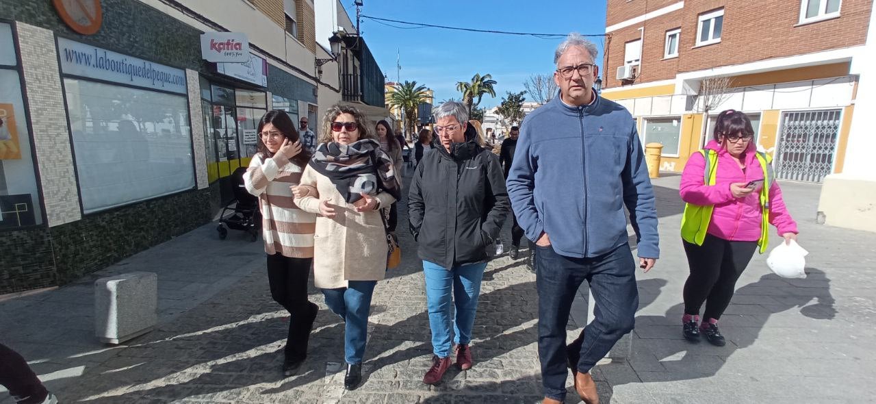 Dos centenares de vecinos reclaman la construcción de un nuevo colegio público en Puebla de la Calzada Dos centenares de vecinos reclaman la construcción de un nuevo colegio público en Puebla de la Calzada