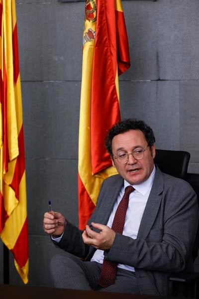 El fiscal general del Estado responde a Viada tras su entrevista en Más de uno y dice que es una "traición a la privacidad" El fiscal general del Estado responde a Viada tras su entrevista en Más de uno y dice que es una "traición a la privacidad"
