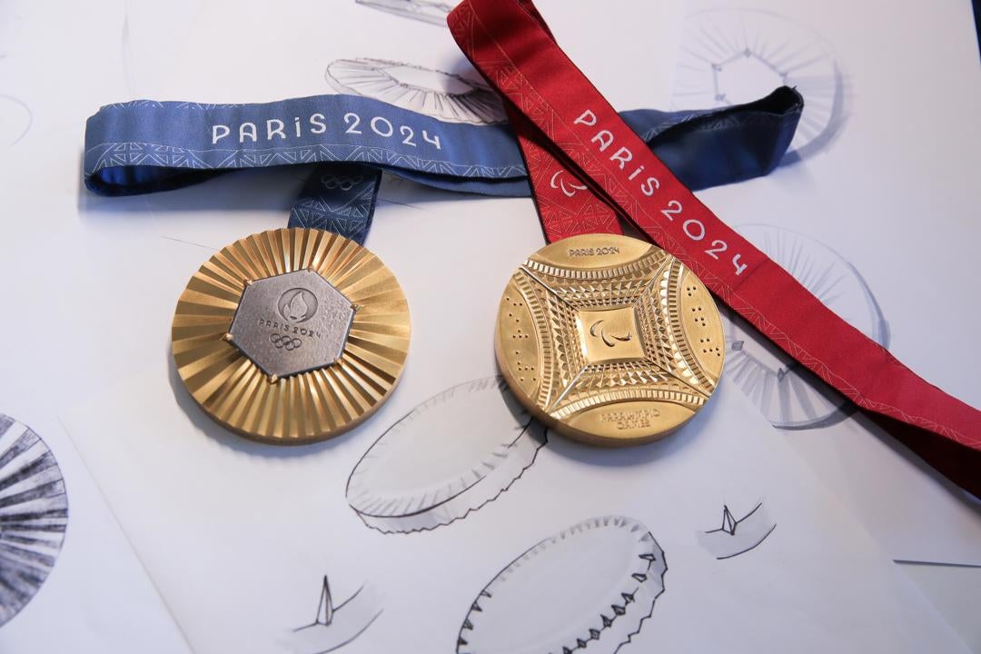 Las medallas de París 2024 llevarán un fragmento de la Torre Eiffel original Las medallas de París 2024 llevarán un fragmento de la Torre Eiffel original