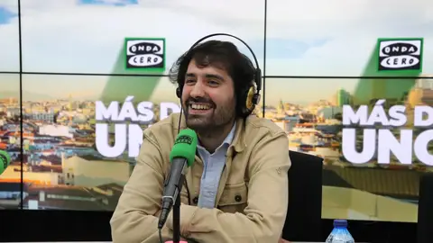 Daniel Ramírez García-Mina presenta su nuevo poemario 'Tus canciones y las mías' Daniel Ramírez García-Mina presenta su nuevo poemario 'Tus canciones y las mías'