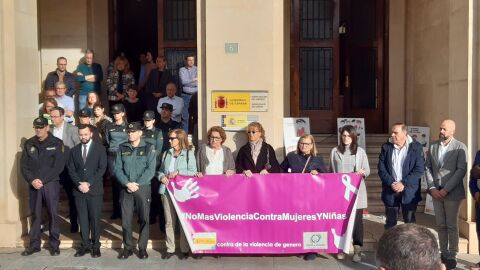 Silencio en Alicante contra la violencia machista 