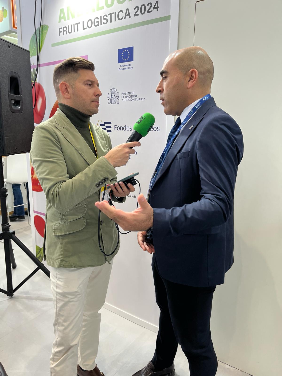 Antonio Mena, delegado de Agricultura de la Junta: "Somos la provincia que está alimentando a 500 millones de europeos" Antonio Mena, delegado de Agricultura de la Junta: "Somos la provincia que está alimentando a 500 millones de europeos"