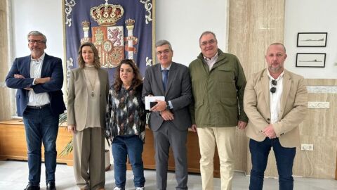 Representantes de la CECE junto a la delegada del Gobierno en Ceuta